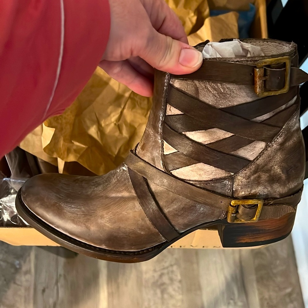 Freebird boots new in box sz. 7